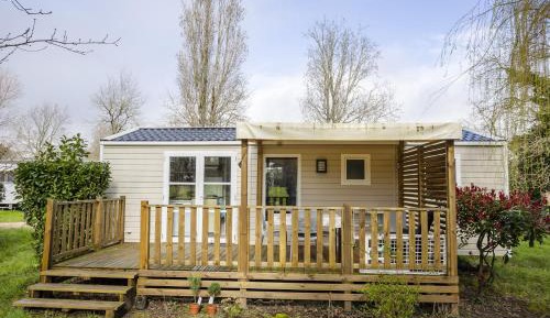 Three-Bedroom Superior Apartment