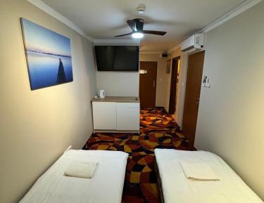 Quadruple Room with Private Bathroom