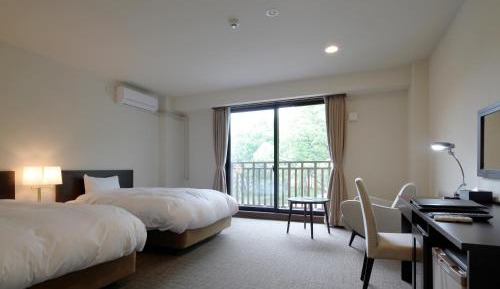 Twin Room with Shared Bathroom 27㎡ 2nd Floor