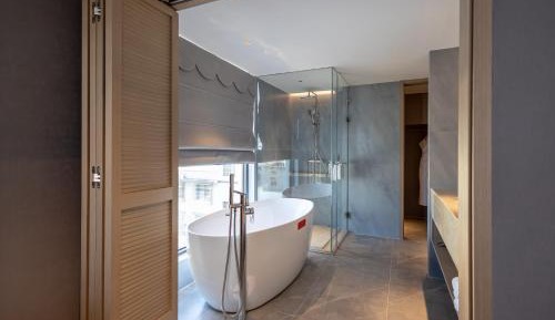 Executive King Room