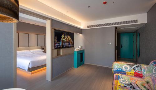 Deluxe Suite  