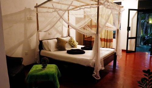Deluxe Double Room (2 Adults + 1 Child)