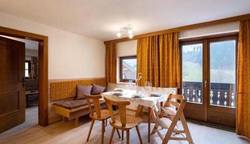 Two-Bedroom Apartment with Shower 