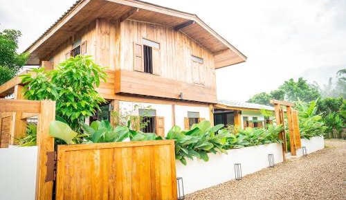 Villa with Garden View
