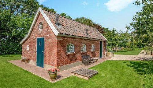 One-Bedroom Holiday Home