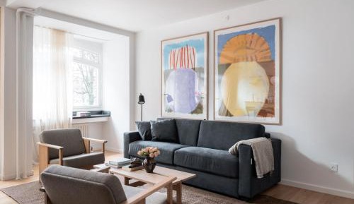 Two-Bedroom Extra Large Apartment 