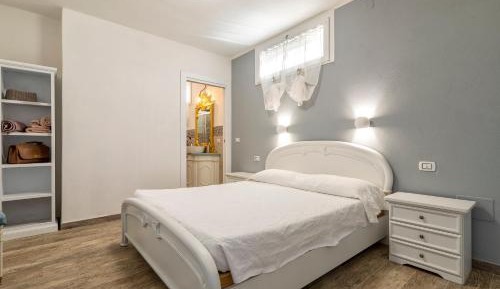 Superior One-Bedroom Apartment