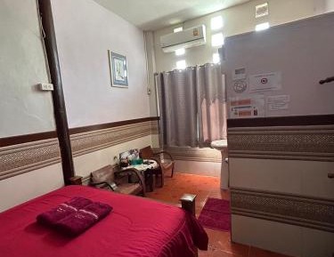 Standard Queen with Aircondition