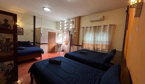 Family with Air Condition Room