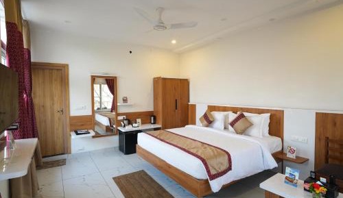 Club Room - King & Sofa Bed - Sitout