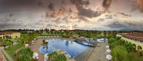Pool View Suite King (with 10% off on Spa session & 15% off on Laundry service)