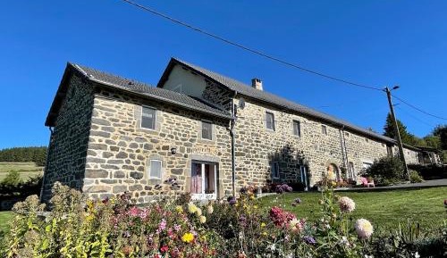 Holiday Home (14 Adults)