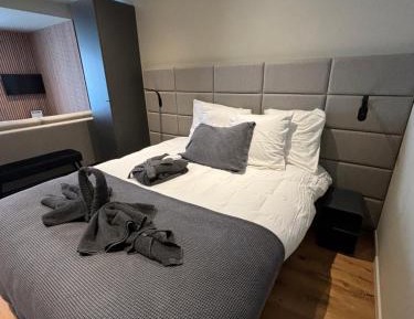 Standard King Room