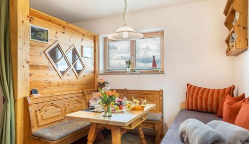 Superior One-Bedroom Apartment