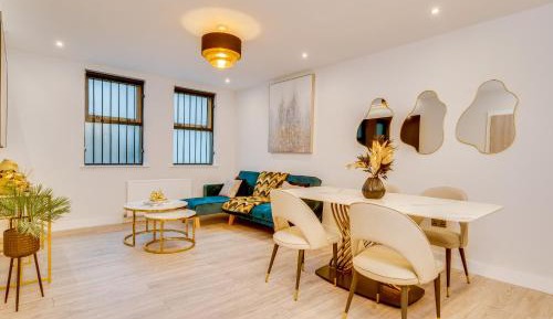 Deluxe One-Bedroom Apartment with City View