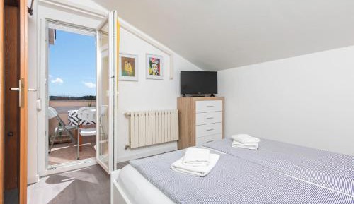 Studio Apartment with Balcony