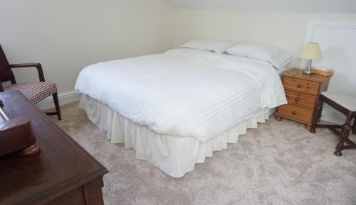 Double or Twin Room with Shared Bathroom