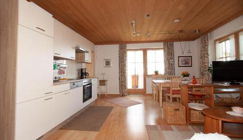 Apartment with Mountain View