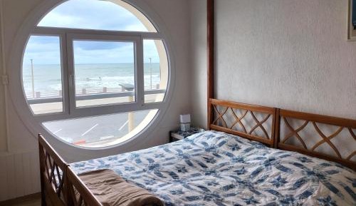 Room #1183397201