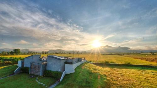 Rooftop House with Mountain View
