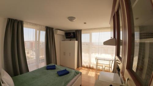 Studio with Sea View