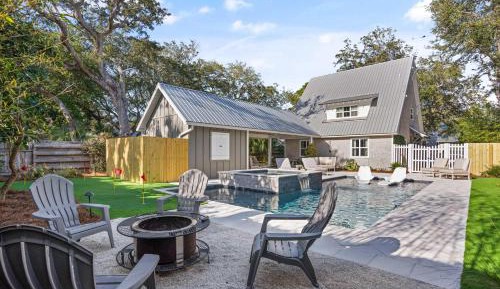 Three-Bedroom Holiday Home 