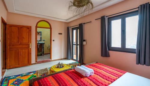 Double or Twin Room with Mountain View