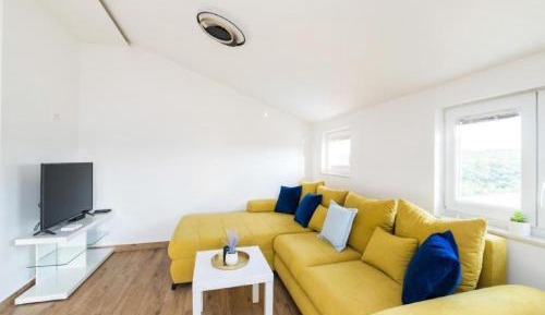 Three Bedroom Apartment with Balcony