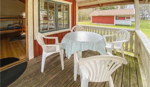 One-Bedroom Holiday Home