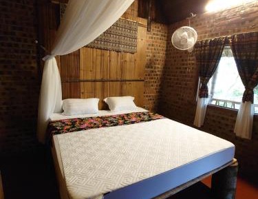 Bungalow with Garden View