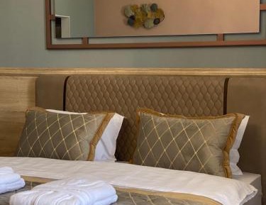 Superior King Suite