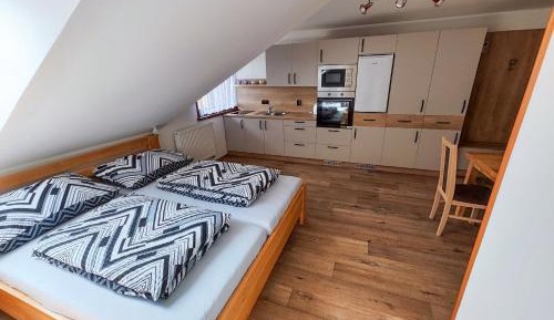 Triple Room with Private Bathroom