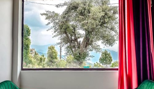 Family Room with Garden View