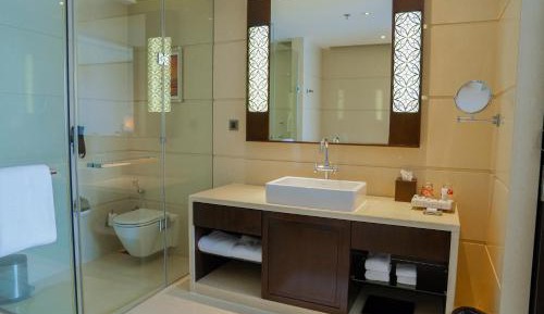 Pool View King Room, Guest Room