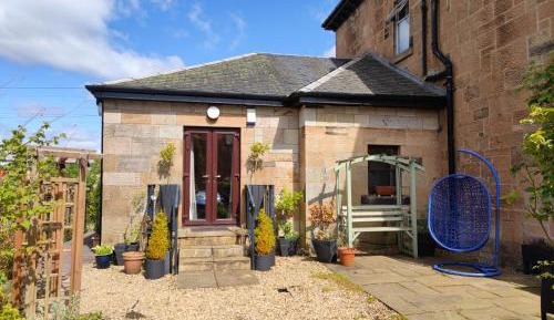 One-Bedroom Premier Apartment