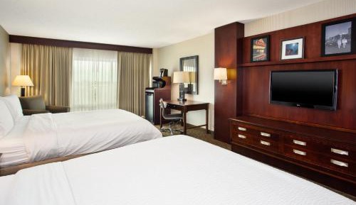 Standard Room with Two Queen Beds