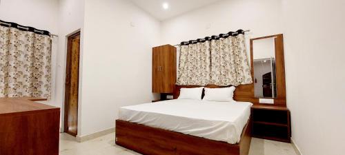 Double or Twin Room with Mountain View