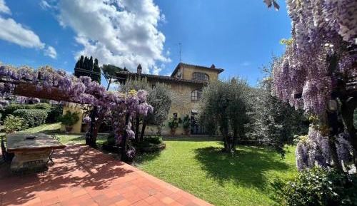 Villa with Garden View