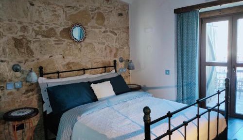One-Bedroom Cottage with Wood Stove (Chelidoni Cottage)
