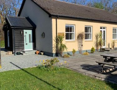 Apartment with Garden View
