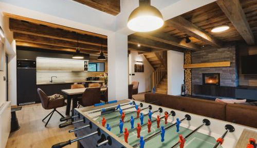 Apartment with Mountain View