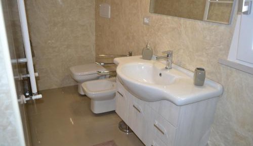 Single Room with Private Bathroom