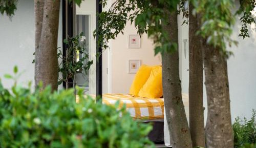 Apartment with Garden View