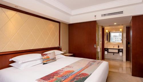 Deluxe Double Room with Lake View