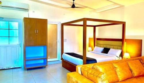 Deluxe Family Room