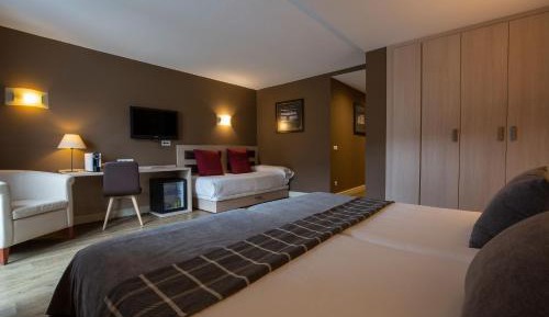 Triple Room (2 Adults + 1 Child)