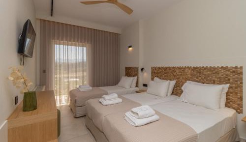 Triple Room with Side Sea View