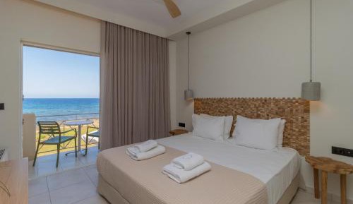 Double or Twin Room with Sea View