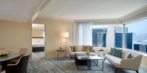 JW One Bedroom Executive Suite with Harbor view & Executive lounge access