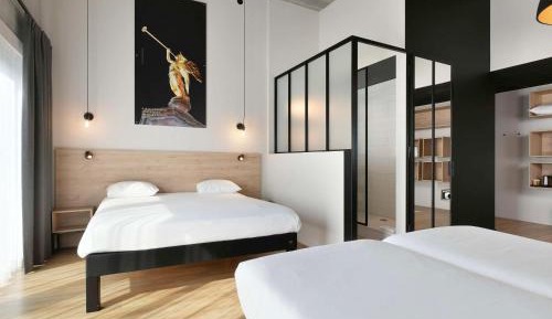 Standard Room with One Double Bed and One Single Bed